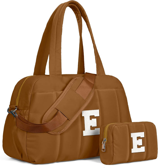 Duffle Bag with Letter, Carry On Bags for Women，Overnight Bag with Wet Pocket，College Girl Gift-Lightweight Travel Bags Personalized Gym Tote with Makeup Pouch